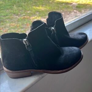 Black Ankle Boots with Zipper Detail